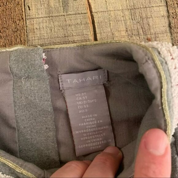 Tahari girls size 3T pleated dress with faux chenille and gold trim in gray - Picture 2 of 6